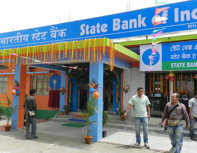 नोटबंदी से आए 1.5 लाख करोड़ में से 60 हजारCr अब भी बैंक में, SBI ने घटाया इंटरेस्ट रेट.....