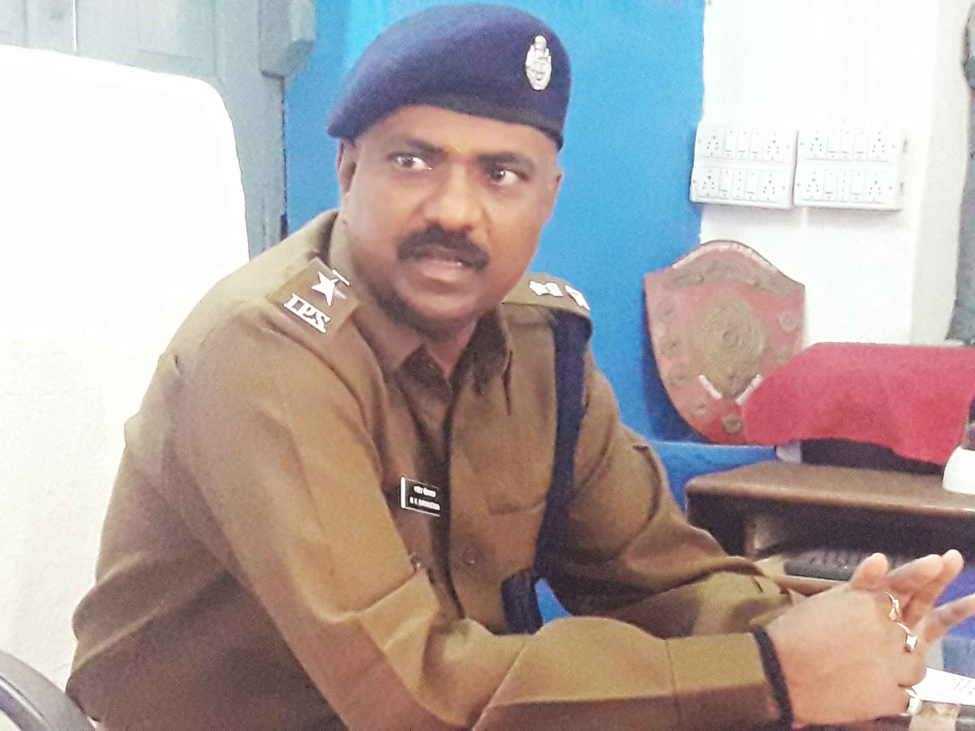 मजनुओं पर चलेगा पुलिस का चाबुक - पुलिस अधीक्षक