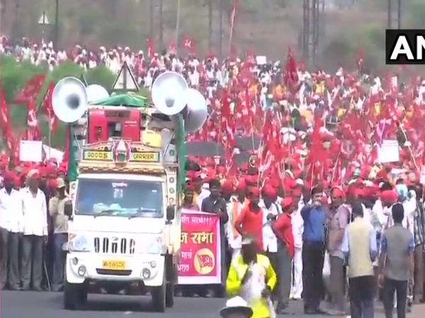 महाराष्ट्र में किसानों का बड़ा आंदोलन, 30 हजार किसान उतरे सड़कों पर....